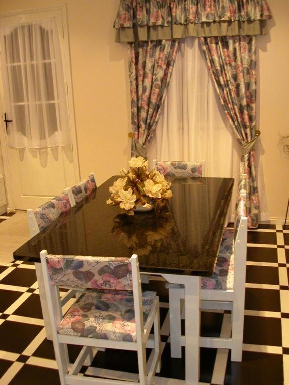 Moradia Familiar Novavista - T3 Hostel มาดาลีนา ภายนอก รูปภาพ